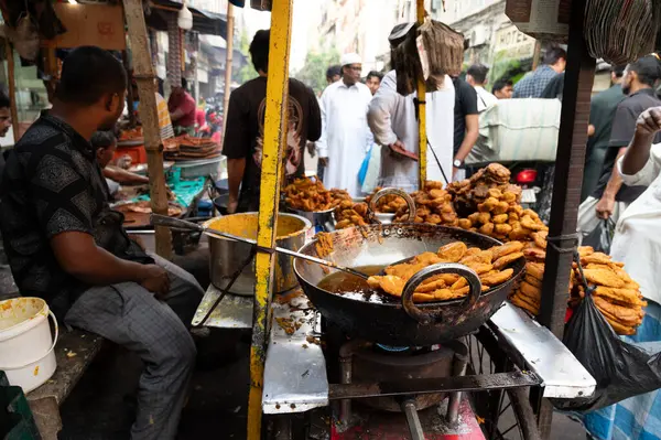 Kolkata şehrindeki sokak yemekleri.