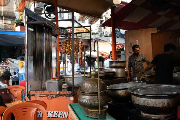 Kolkata şehrindeki sokak yemekleri.