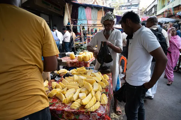 Kolkata şehrindeki sokak yemekleri.