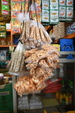 Geleneksel markette atıştırmalıklar.