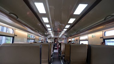 Jogja tren kulübesi içi, Yogyakarta / Endonezya - 25 Aralık 2022.