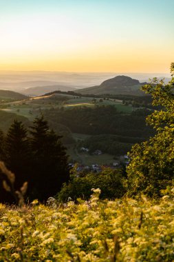 Almanya 'da bir tepeden gün batımı.