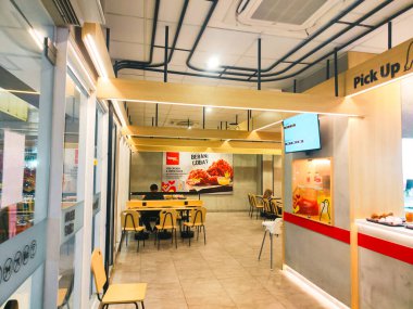 Richeese Fabrikası alışveriş merkezinde çıtır çıtır bir tavuk restoranıdır.