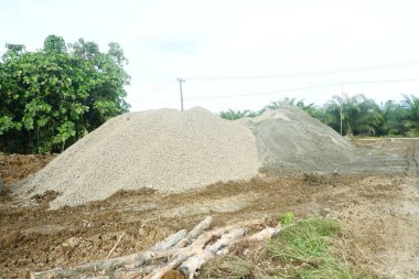 İnşaat endüstrisi faaliyetlerinde kullanılan kum ve mercan yığınları