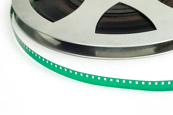 Beyaz izole arkaplanda film makarasının ayrıntıları.