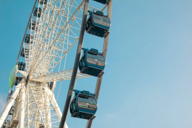 Düsseldorf, Almanya 'da dönme dolabın ayrıntıları.