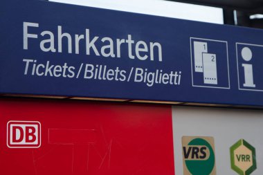 Buettgen, Deutschland - 12 Şubat 2018: Alman makine tren biletlerinin ayrıntıları.