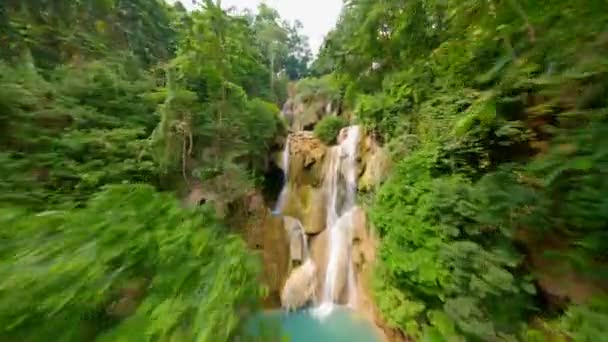 Dynamic Fpv Drone Flight Stunning Kuang Waterfall Luang Prabang Laos — Stock Video