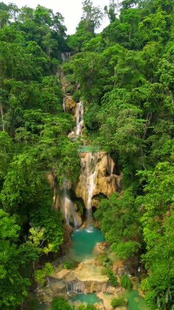 Incredibile Vista Aerea Una Cascata Serena Foresta Verde Tropicale Laos — Video Stock