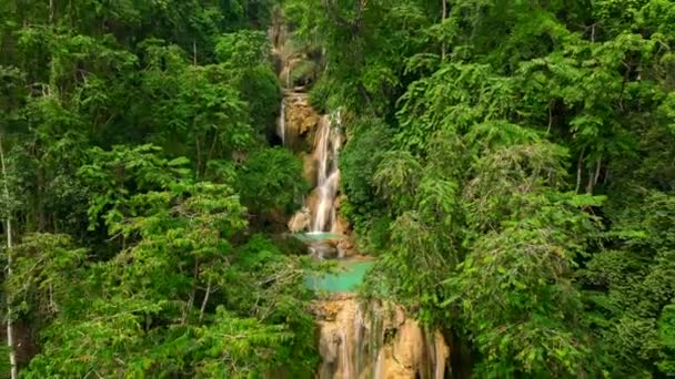 Wspaniały Tropikalny Wodospad Dżungli — Wideo stockowe