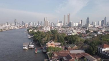 Bangkok şehrinin gökyüzü manzarası.