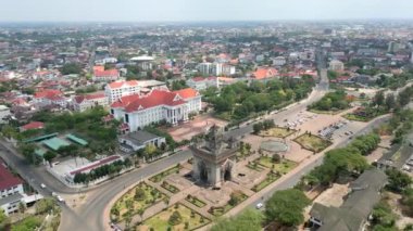 Laos 'un başkenti Vientiane' in şehir merkezinin havadan görünüşü.