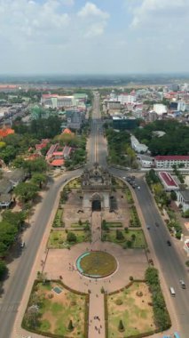 Laos 'un başkenti Vientiane' in şehir merkezinin havadan görünüşü.