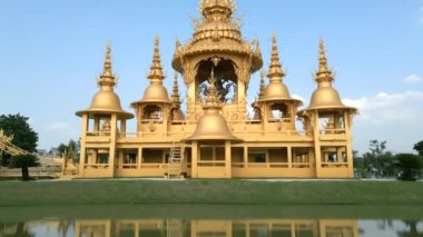 Altın Budist tapınağı Chiang Rai, Tayland.