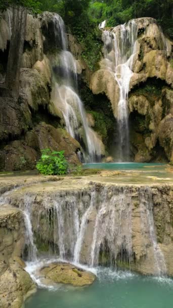 Piękny Tropikalny Wodospad Lesie Deszczowym Laosie Zbliżenie — Wideo stockowe