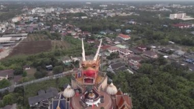 Tayland, Bangkok yakınlarındaki ejderha tapınağının havadan görüntüsü.