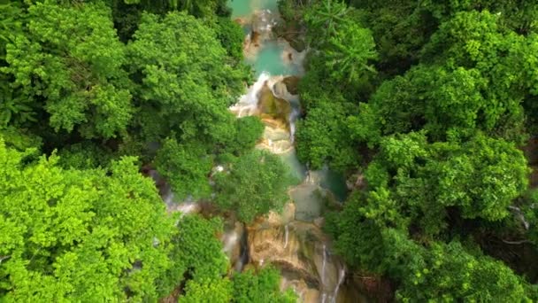 Ovanifrån Ett Vackert Tropiskt Vattenfall Regnskogen Laos — Stockvideo