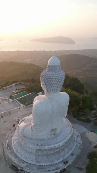 Luftaufnahme Der Buddha Statue Bei Sonnenaufgang Phuket Thailand — Stockvideo
