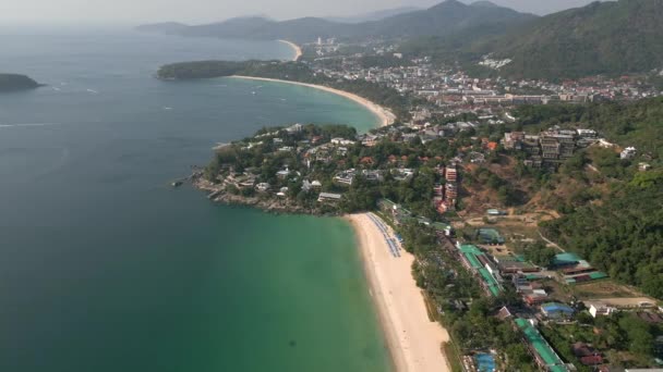 泰国普吉拥有旅游胜地的海岸线的空中景观 — 图库视频影像