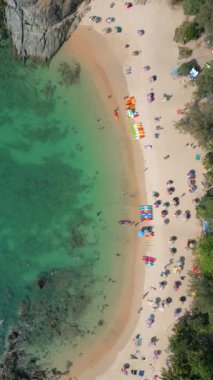 Tayland 'ın Phuket Adası' ndaki turist plajının en iyi manzarası..