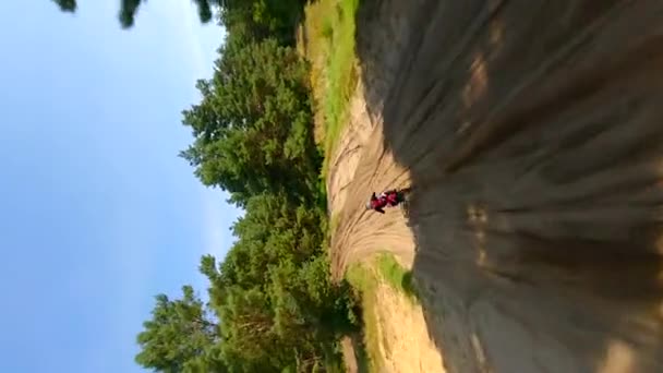 Pionowe Wideo Fpv Motocykla Motocrossowego Dużych Prędkości Torze Koncepcje Sportów — Wideo stockowe