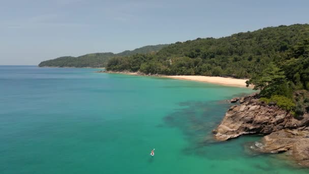 Aerial View Tropical White Sand Beach Phuket Island Tourist Paddleboard — Stock Video