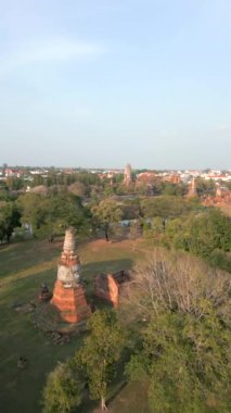 Tayland 'daki Ayutthaya antik kentinin havadan görünüşü.