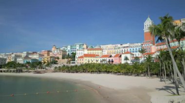 Phu Quoc Adası, Vietnam 'da Sunset Town' da tropik kumlu plaj.