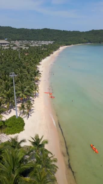 Naturskön Tropisk Strand Med Kajaker Phu Quoc Island Vietnam — Stockvideo