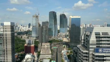 Tayland şehir merkezindeki Bangkok trafiğinin hava görüntüsü. 