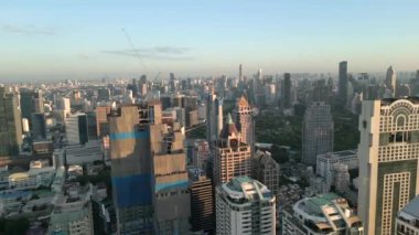 Bangkok, Tayland 'da gün doğumunda gökdelenlerin panoraması