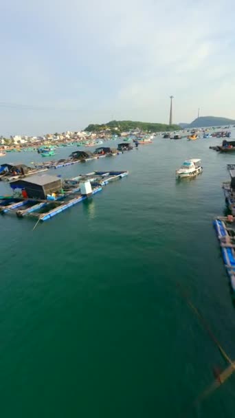 Полет Над Красивыми Традиционными Рыболовными Лодками Вьетнамском Острове Пху Куок — стоковое видео