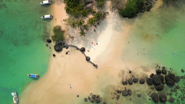 Top Kilátás Trópusi Paradicsom Strand Fehér Homokos Türkiz Víz Thaiföld — Stock videók
