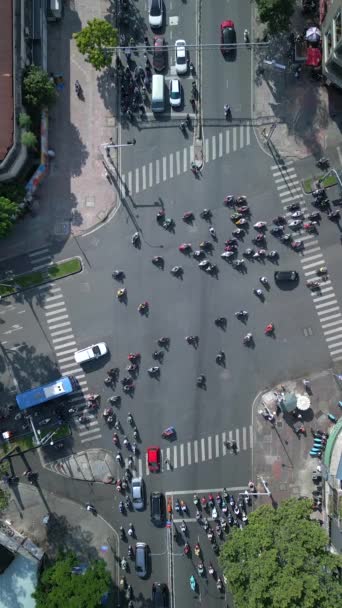 Ovanifrån Morgontrafiken Vid Korsningen Chi Minh City Vietnam — Stockvideo
