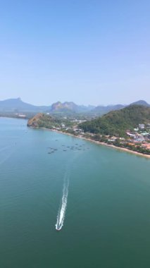 Ao Nang Sahili 'nin havadan görünüşü, Krabi Tayland.