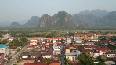 Vang Vieng 'in hava görüntüsü, Lao.