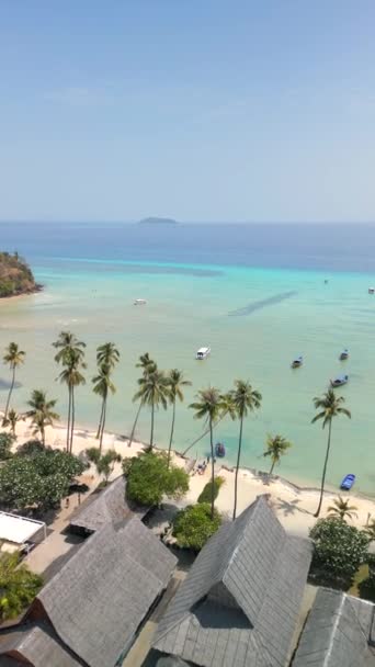 タイのコフィ島にあるパラダイスビーチの空中ビュー — ストック動画
