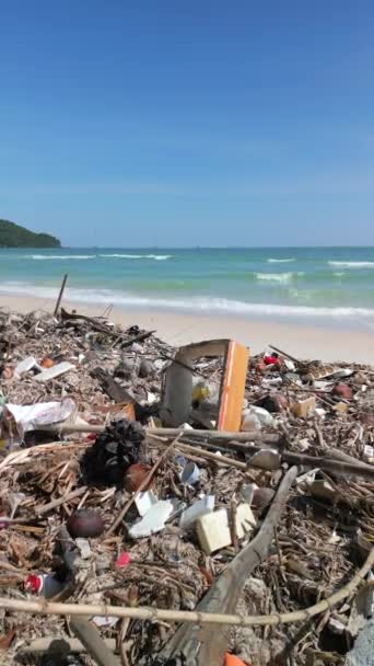 Spazzatura Una Spiaggia Sabbia Bianca Isola Tropicale Asia — Video Stock