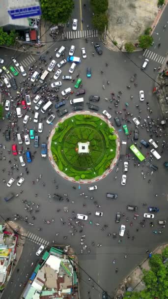 Blick Auf Den Morgendlichen Verkehr Einem Kreisverkehr Chi Minh Stadt — Stockvideo