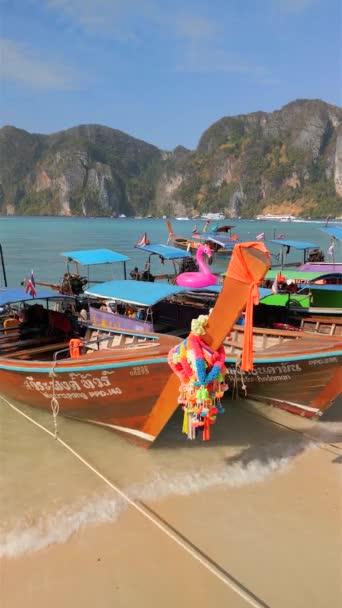 Bateaux Thaïlandais Traditionnels Colorés Sur Île Phi Phi Thaïlande — Video