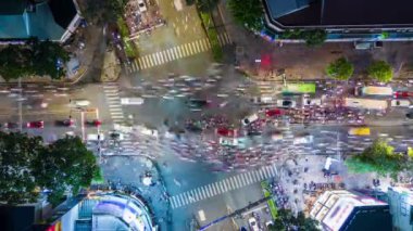 Ho Chi Minh City, Vietnam 'daki bir kavşakta akşam trafiğinin uçuş zamanı..