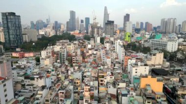 Kentsel binaların ve Ho Chi Minh şehrinin gökyüzü manzarası, Vietnam