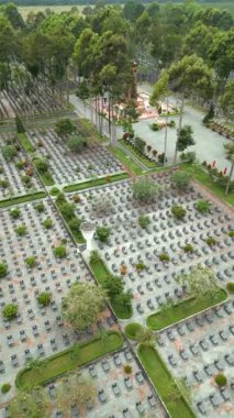 Cu Chi, Vietnam 'daki savaş mezarlığının havadan görünüşü