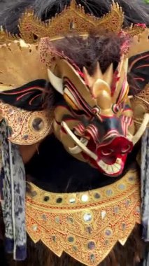 Ubud, Bali, Endonezya 'da Galungan kutlamalarında aslan dansı