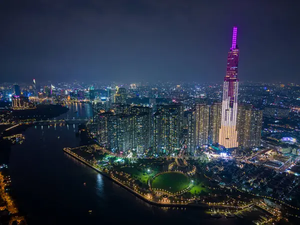 Ho Chi Minh City 'nin gökyüzü manzarası geceleri yükselişte, Vietnam
