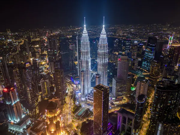 Kuala Lumpur şehrinin gece gökyüzü manzarası, Malezya
