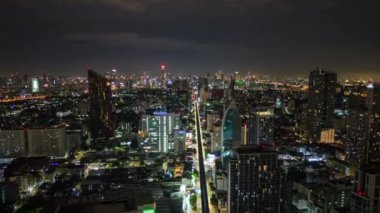 Trafiğin ve Bangkok Şehri 'nin Hava Zaman Çizelgesi Gece, Tayland
