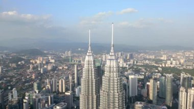 Kuala Lumpur şehir merkezinin ve Malezya 'nın gökyüzü manzarası