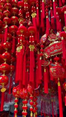 Hanoi, Vietnam 'da Yeni Yıl kutlamaları için kırmızı madalyalar