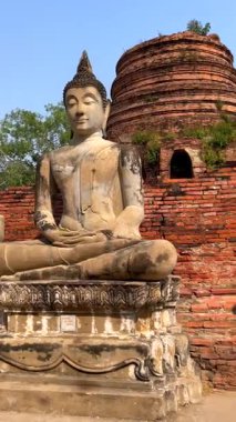 Tayland 'ın tarihi Ayutthaya şehrinde Buda heykeli
